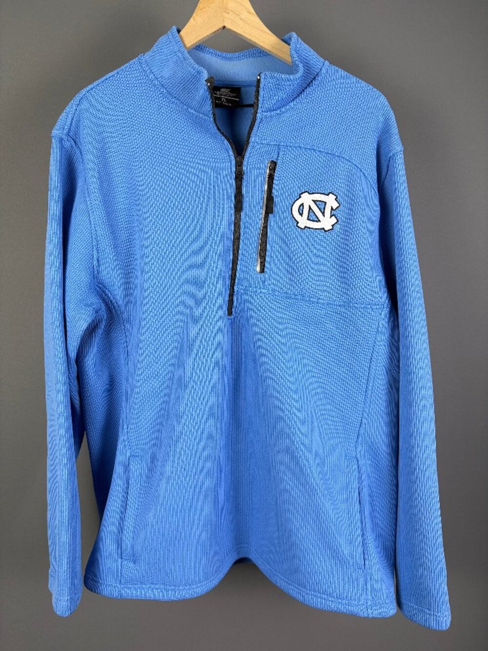 UNC Tar Heels Colosseum Men’s XL Carolina Blue Fleece 1/4 Zip Pullover